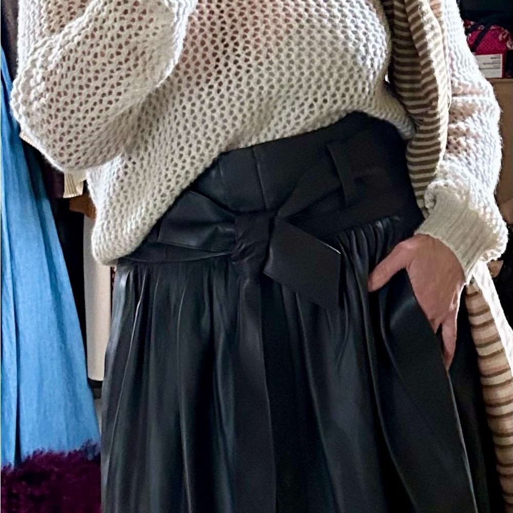 Vince BNWT gorgeous lamb skin brown leather pleated midi skirt w attached  belt. - Picture 9 of 9